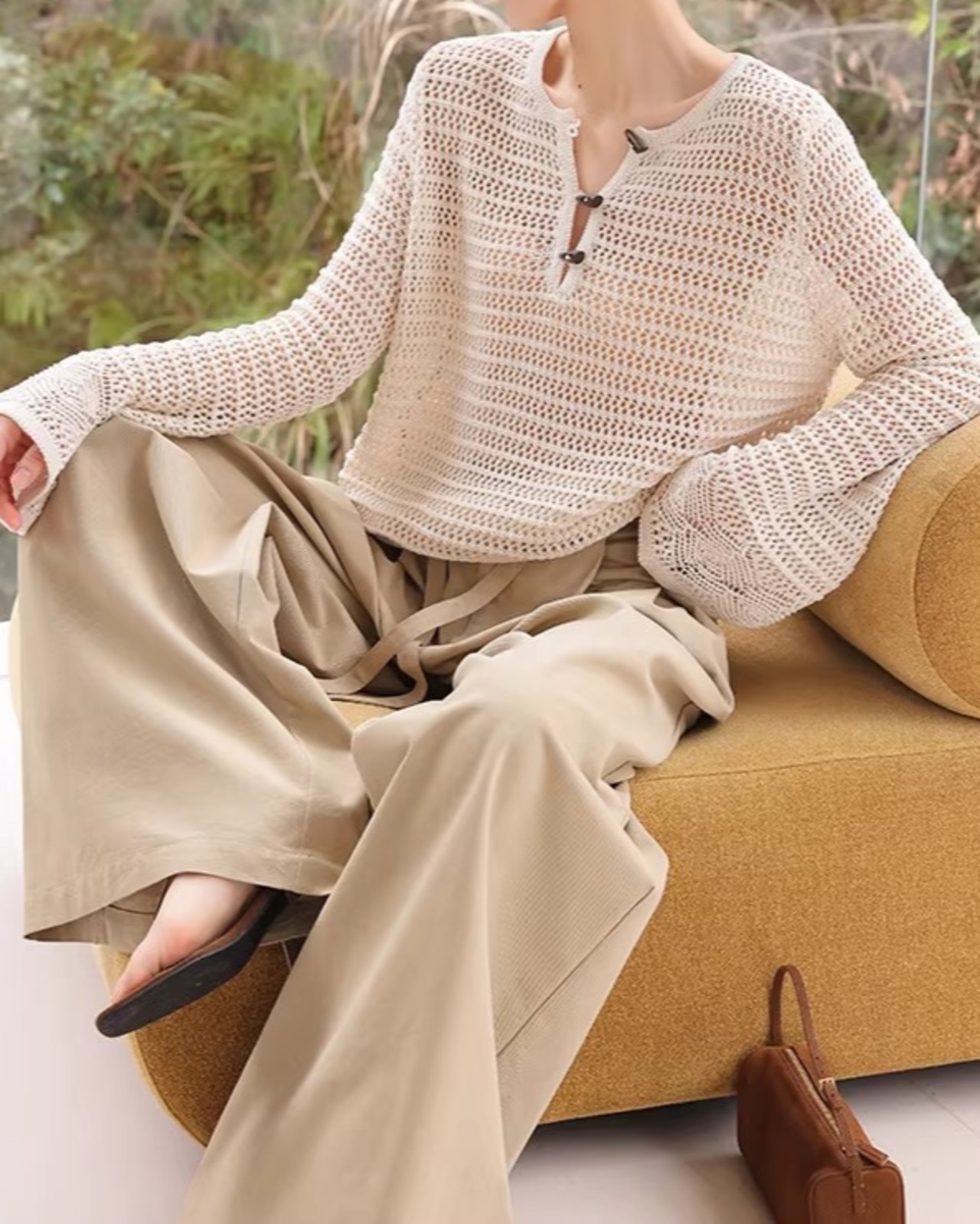 Long Sleeve V-Neck Knit Pullover     L0048