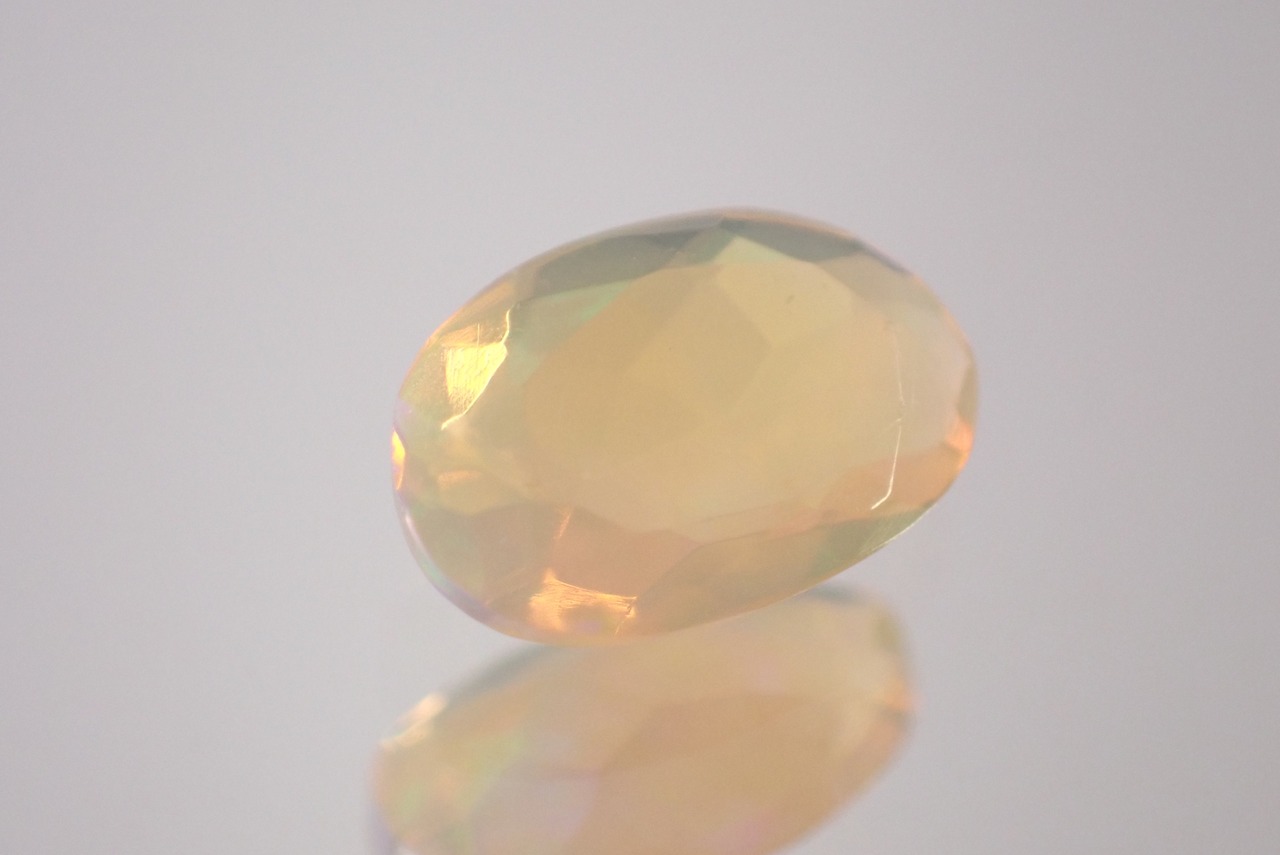 オパール　0.59ct　[C6‐348]