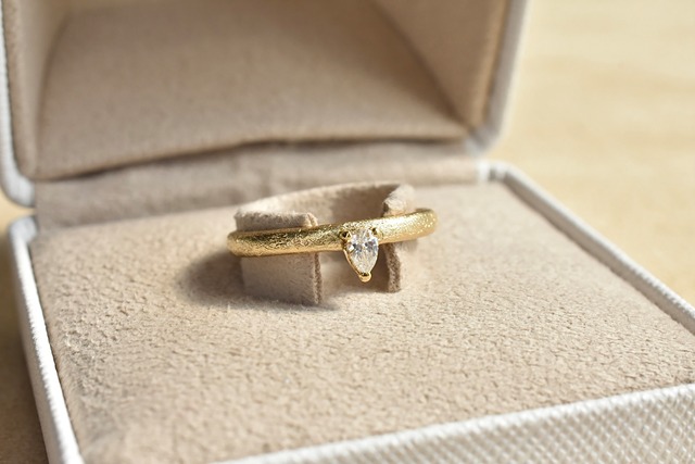 ペアシェイプカット ダイヤモンドリング  0.115ct / E / VS-2 / K18YG
