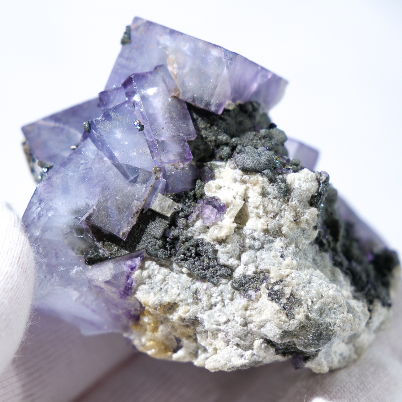 ヤオガンシャン産 フローライト 共生 / 原石 標本【G_2】