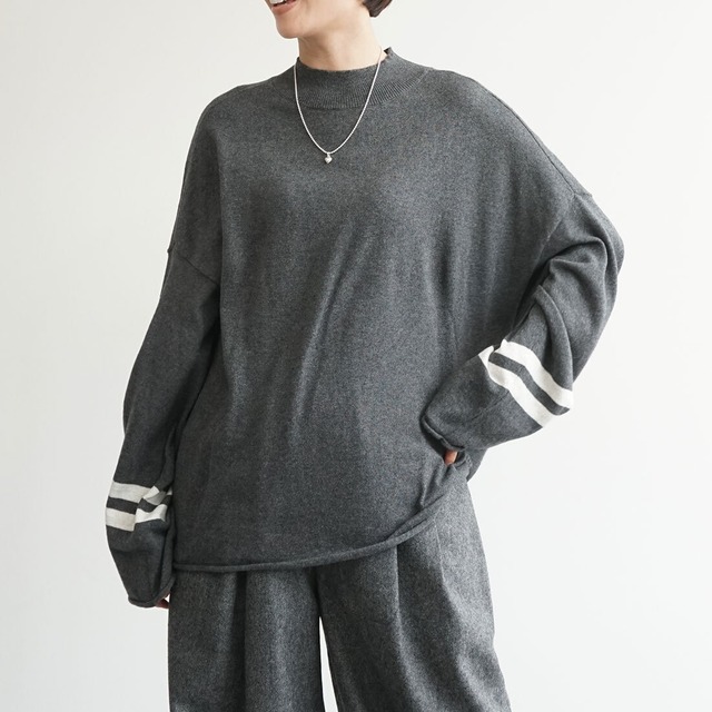 袖口ラインニット