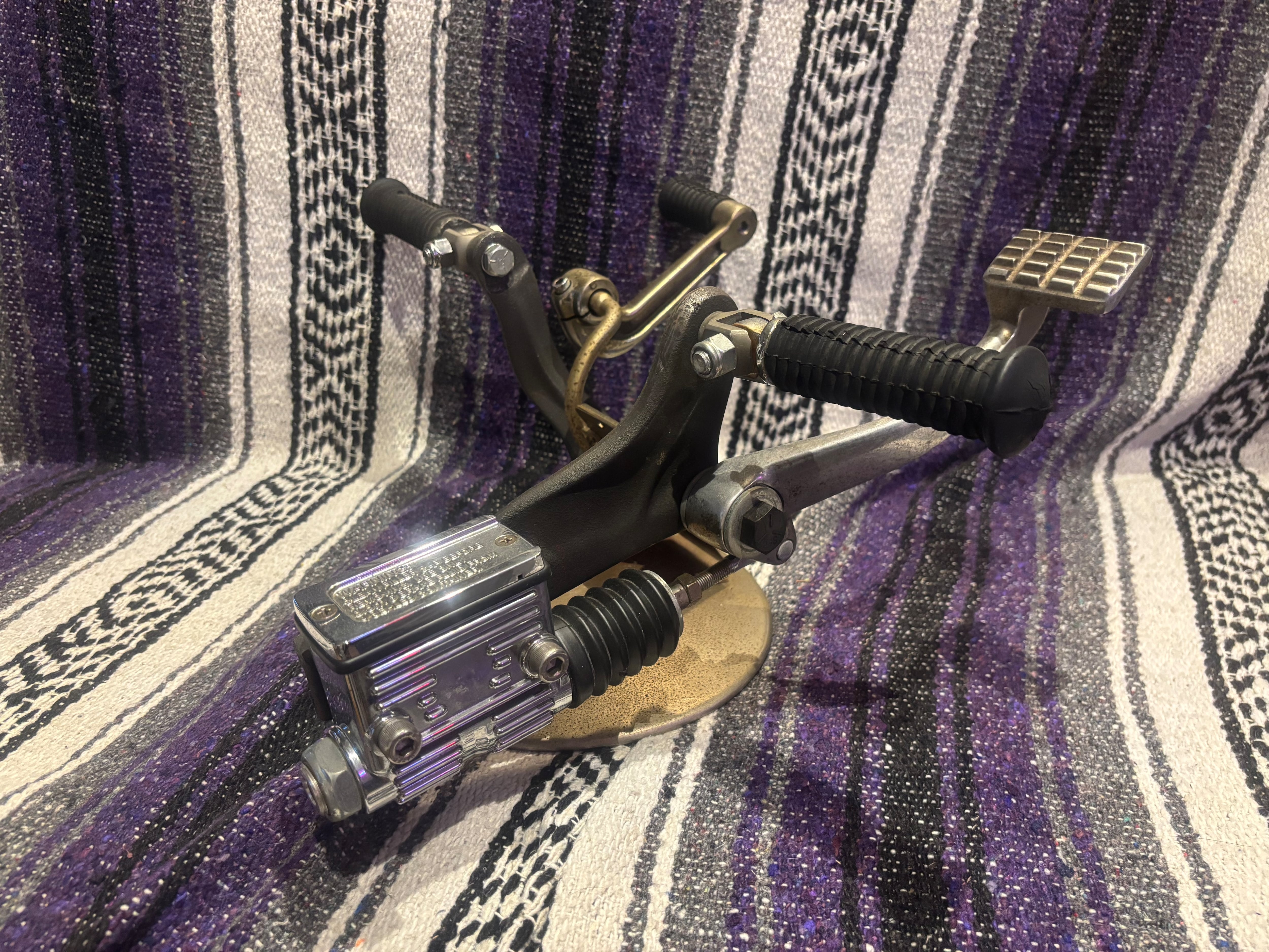 なお　ミッドハイステップステー Webike | 2%er ツーパーセンター ミッドハイステップキット SR400