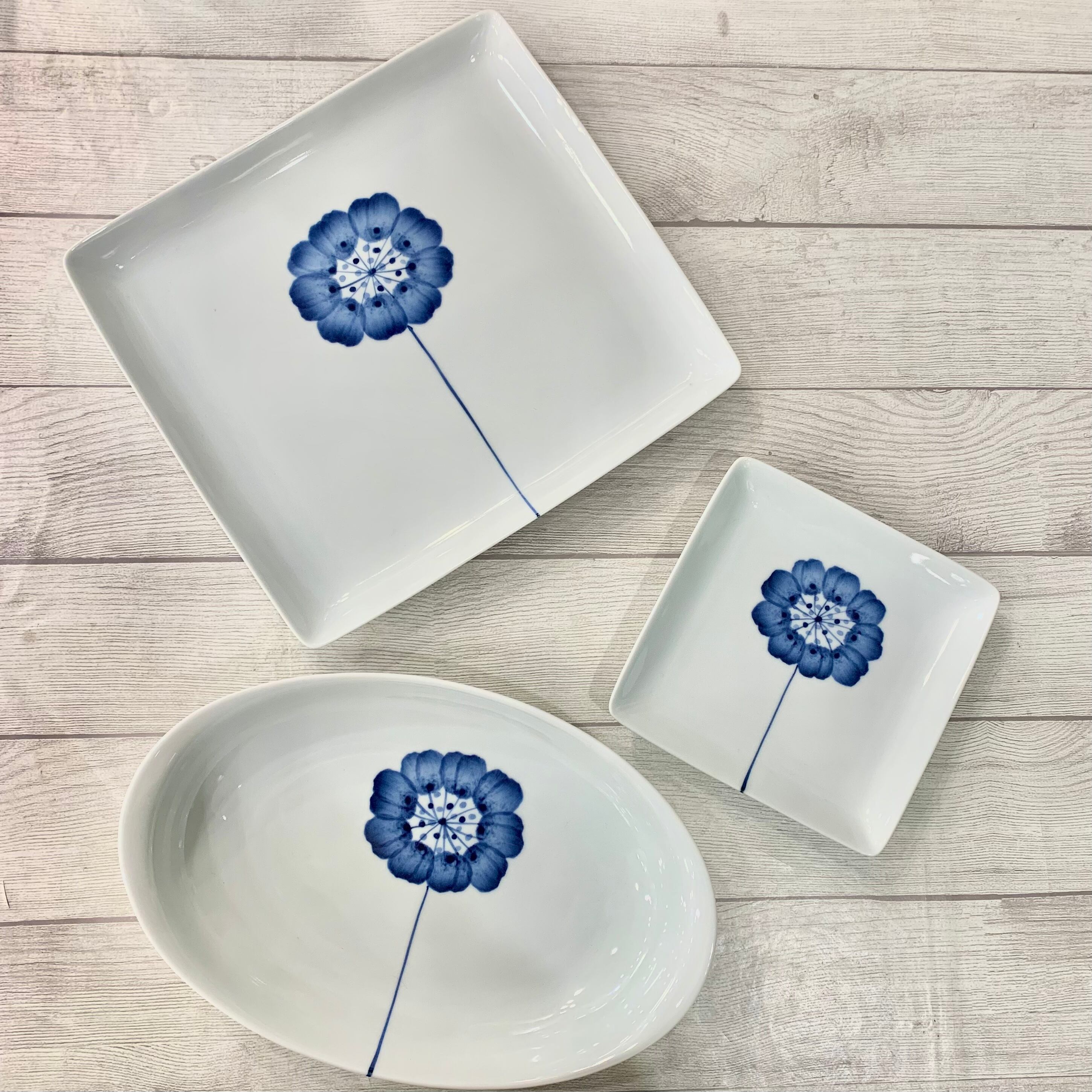 【波佐見焼】【和山窯】【一輪花】 【プレート大】角盛皿　シンプル　可愛い