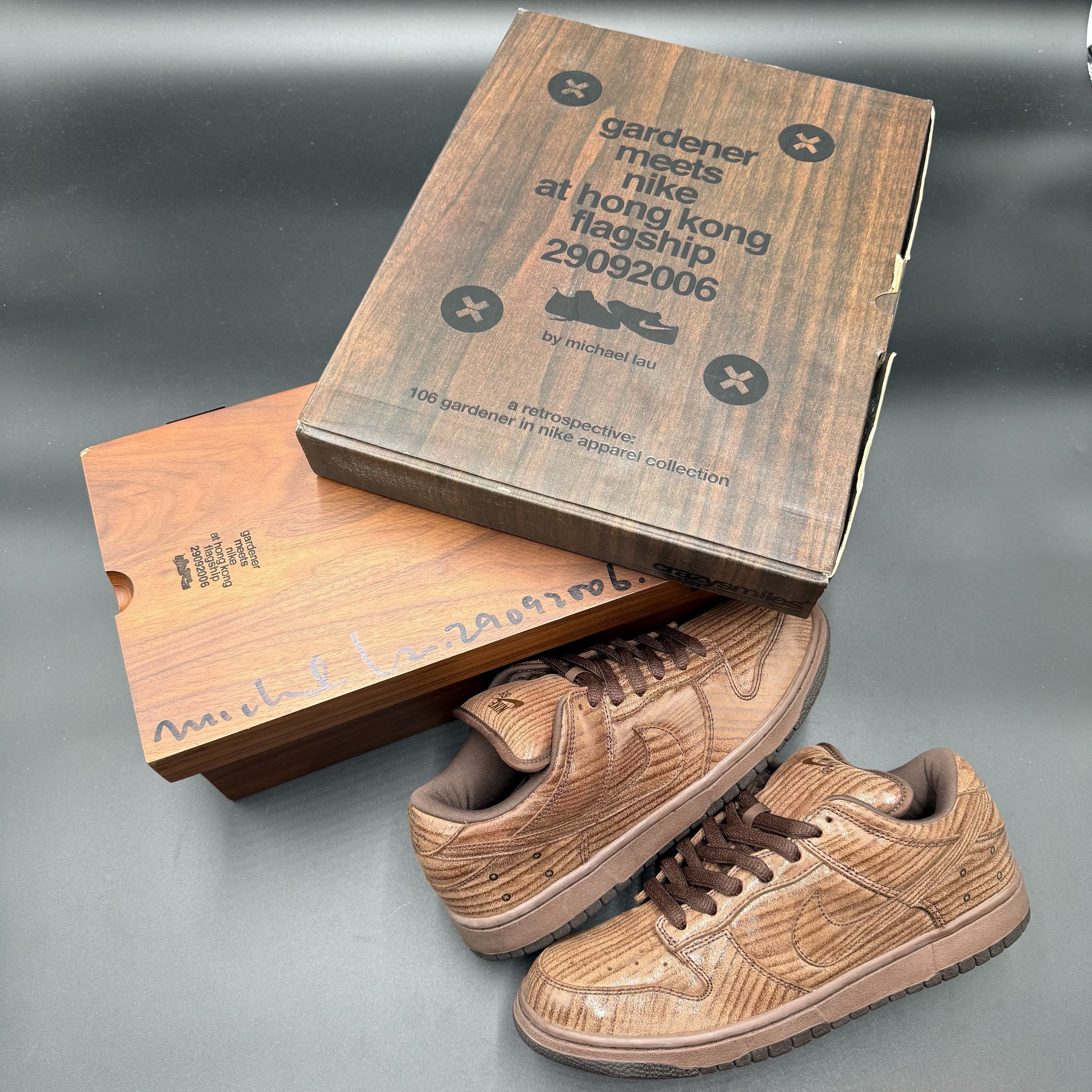 DIVISION STREET NIKE DUNK LOW UO LUXE OREGON BLACK HV1470-001 | PAY ID