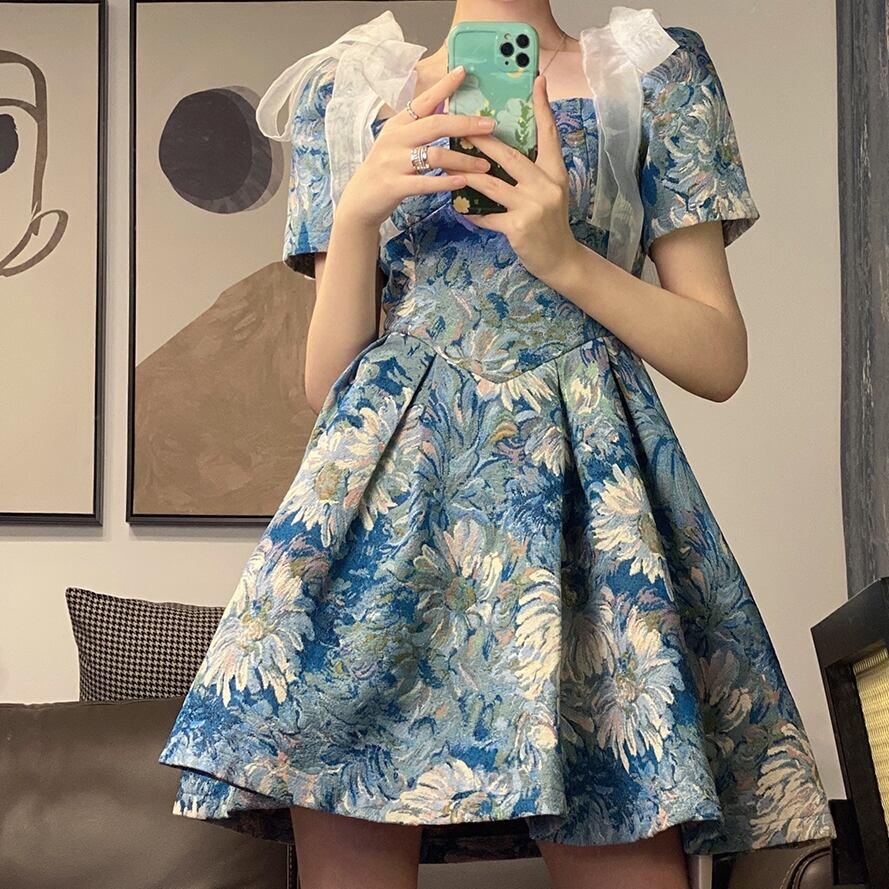 ワンピース レディース 膝上ワンピース 膝上 ふんわりデザイン 絵画風 可愛い かわいい ミニワンピース ミニ丈 大人 上品 お洒落 おしゃれ オシャレ お洒落上級者 レトロ 大人可愛い 大人女子 ラブリー キュート ガーリー 個性的 送料無料 存在感 S M L ブルー 柄 美術 アート 誕生日 バースデー ディナー ランチ 記念日 クリスマス バレンタイン デート お出かけ ショッピング 女子会 休日 アフタヌーンティー パーティー イベント ティー お茶会 インスタ ファッション コーデ スタイル