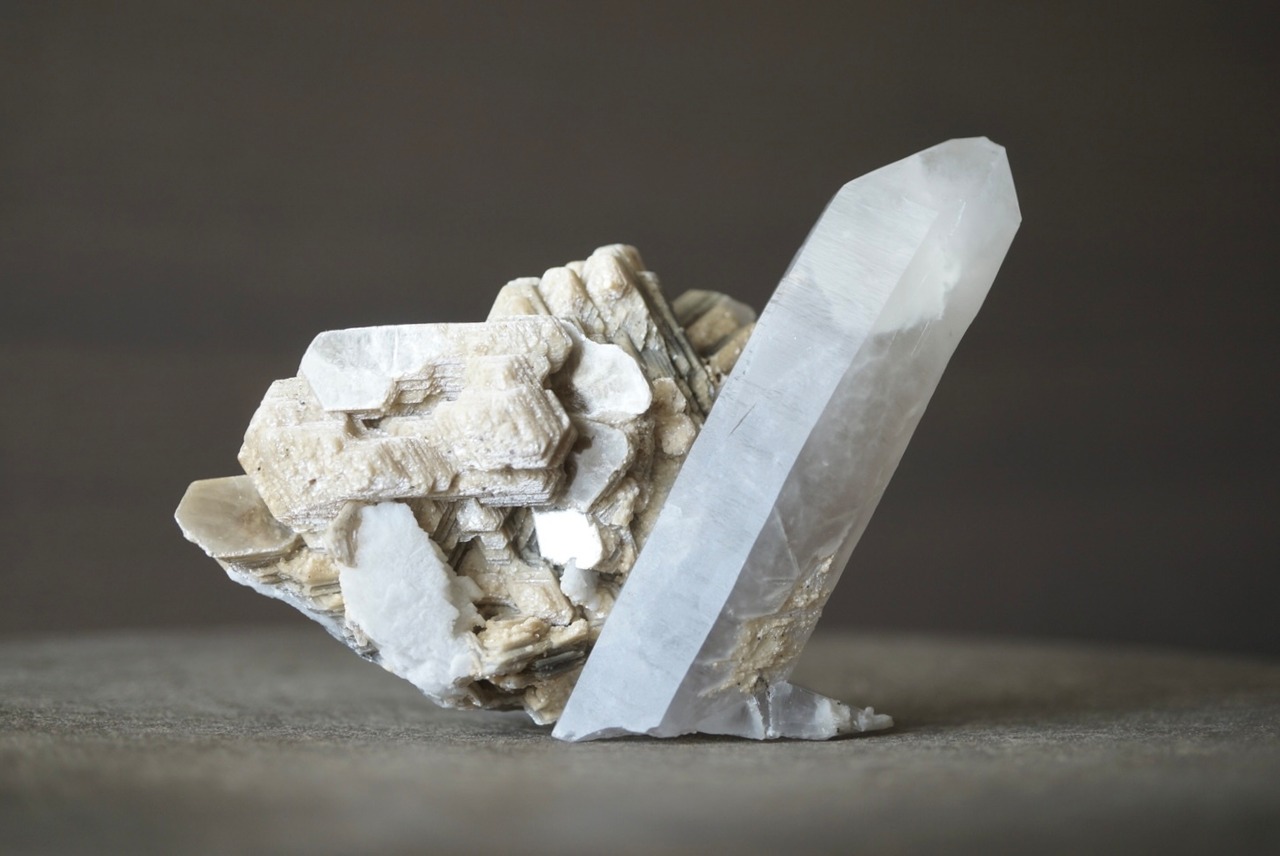 パキスタン スカルドゥ産マスコバイト/クォーツ Muscovite / Quartz 1658