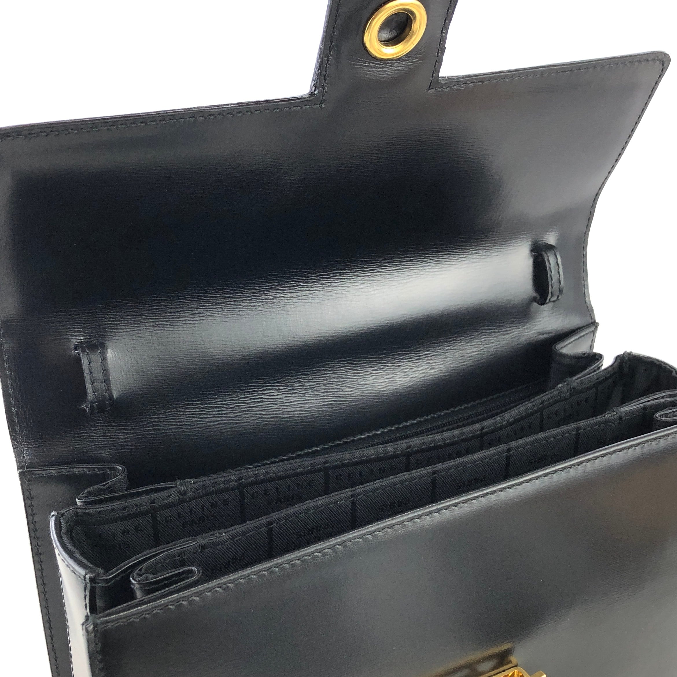 CELINE 馬車ロゴ　ホースキャリッジ　二つ折り長財布　レザー札入れカード入れ CELINE セリーヌ 馬車 ホースキャリッジ レザー 2way トップハンドル