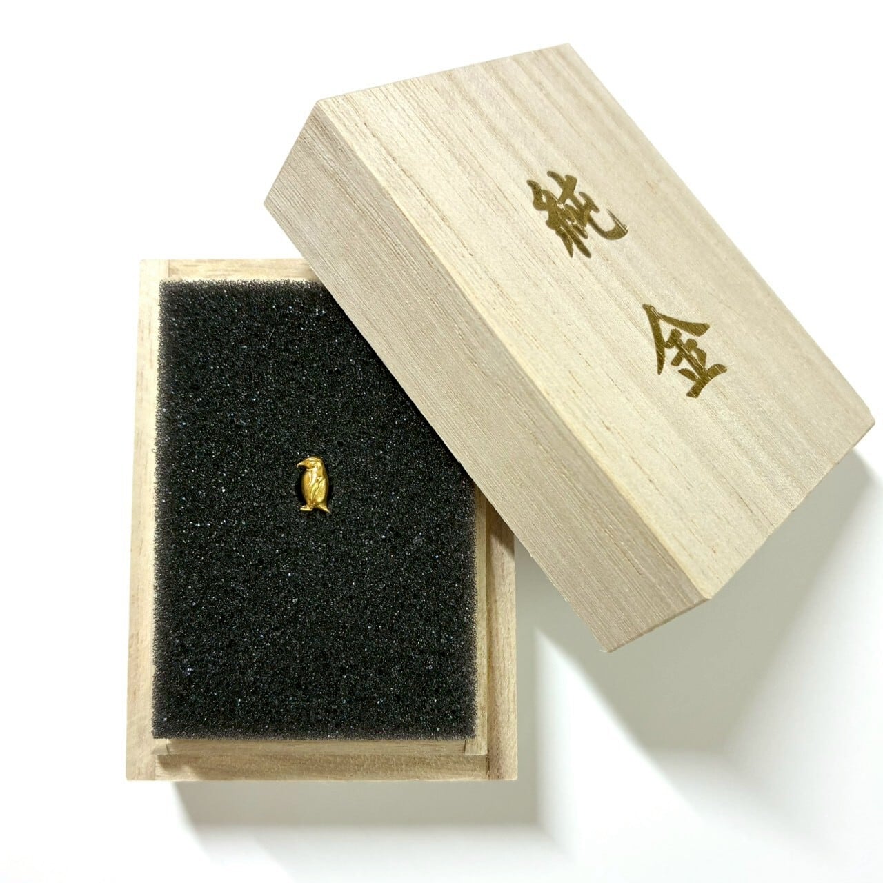 純金 約1g ペンギン ペンダントトップ JUNGOLD 指先サイズの芸術品