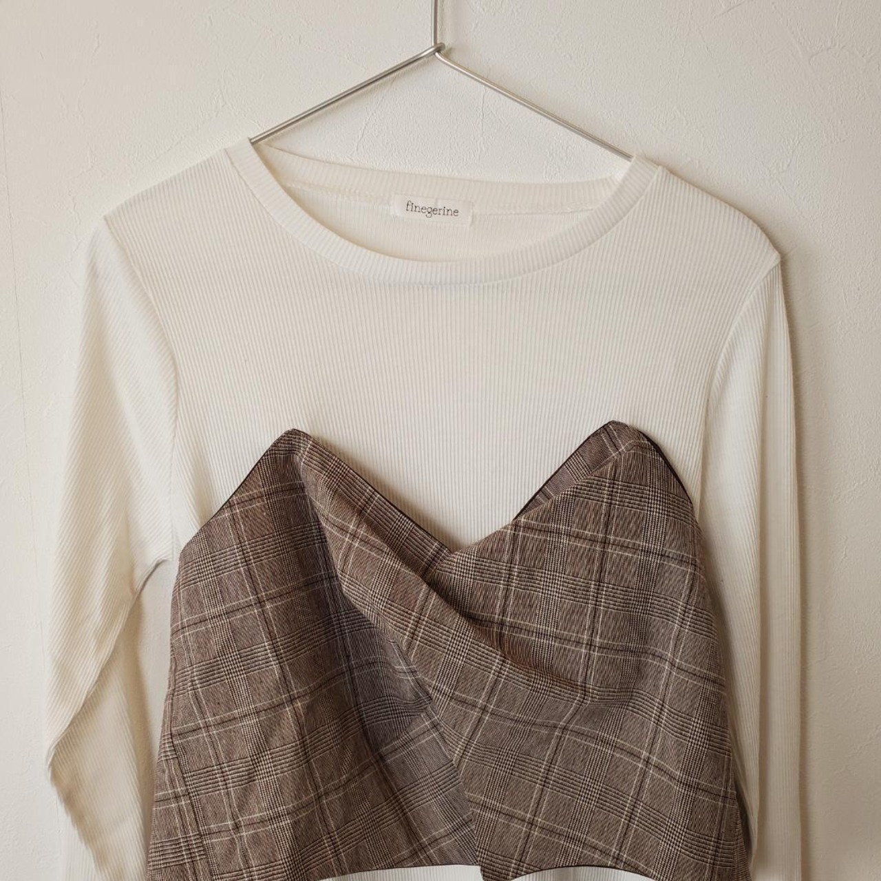 【USED】finegerine 白カットソー　かわいい　冬コーデ　美品