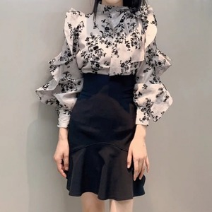 レディース トップス ブラウス 長袖 スタンドカラー ストレート フリル リボン 大人可愛い きれいめ シンプル おしゃれ かっこいい ラフ ガーリー クール 都会的 ナチュラル 無地 花柄 春 秋 通勤 デート お出かけ お泊まり イベント 旅行 レストラン 公園 女子会 休日 ホテル ショッピング コンサート ライブ カフェ お揃い 韓国 コーデ 楽ちん プレゼント 普段使い 着回し モテ インスタ映え フリーサイズ ブラック グレー ブルー グレーブルー
