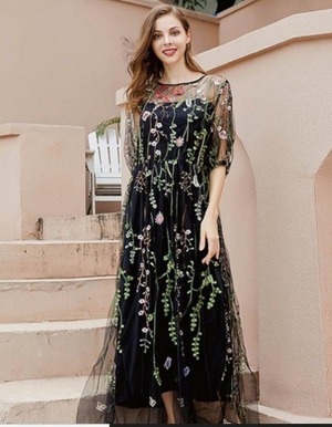 ★送料無料★大きめM(9号)☆透け感が美しい刺繍とチュールのワンピ－ス(OPN2256)