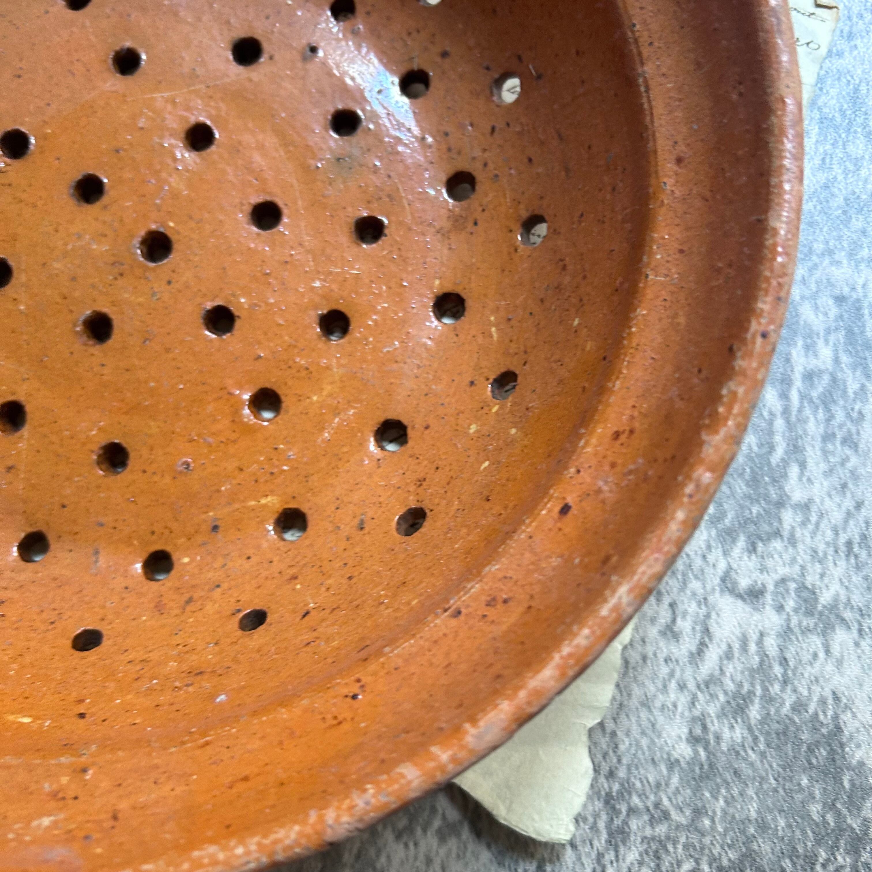 南仏 テラコッタ 深い穴あきボウル フランス アンティークプレート