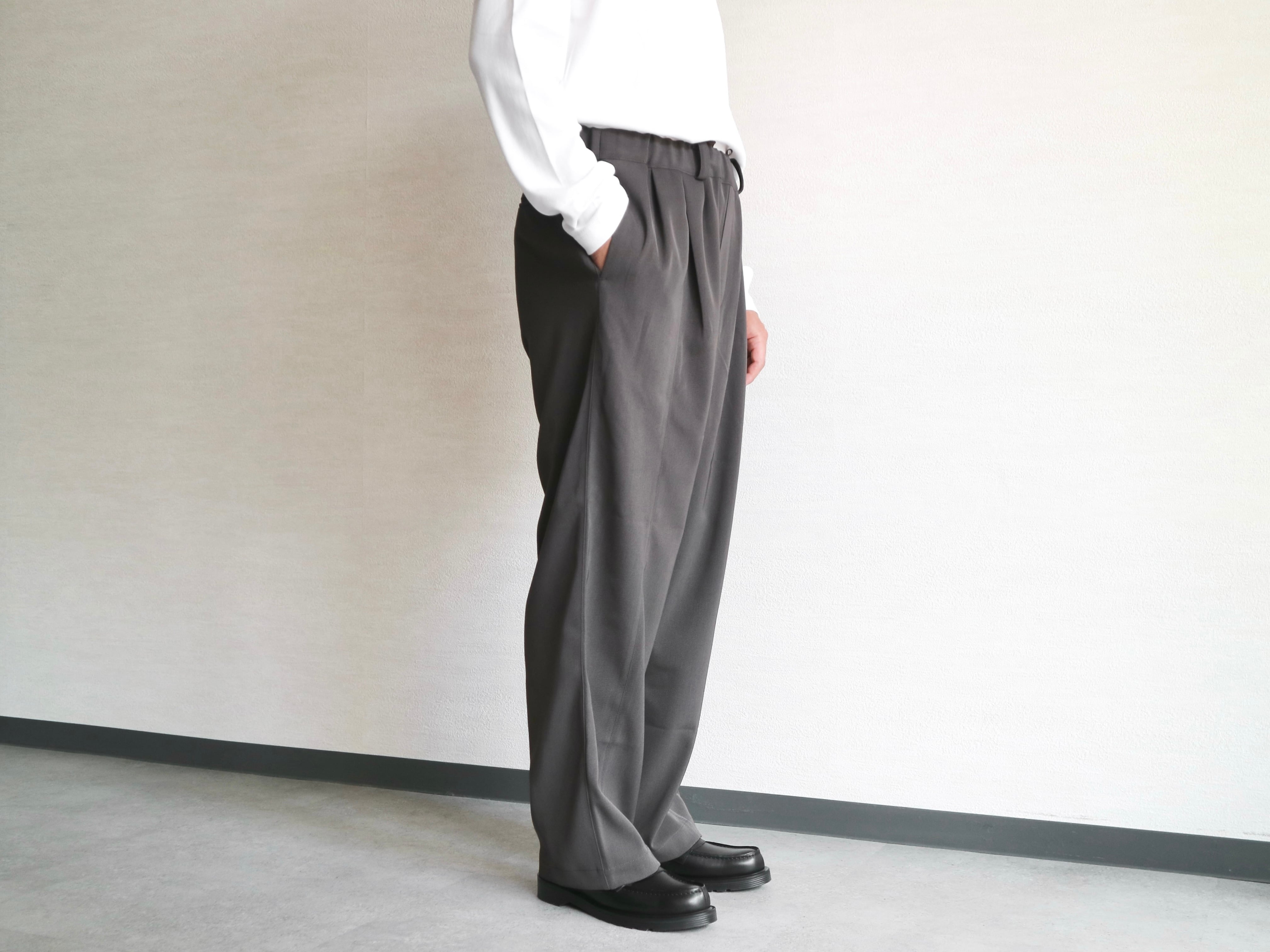 Lommel_Uliさま専用 LAMOND ラモンド】TWILL TWIST CENTER SEAM PANTS ツイル