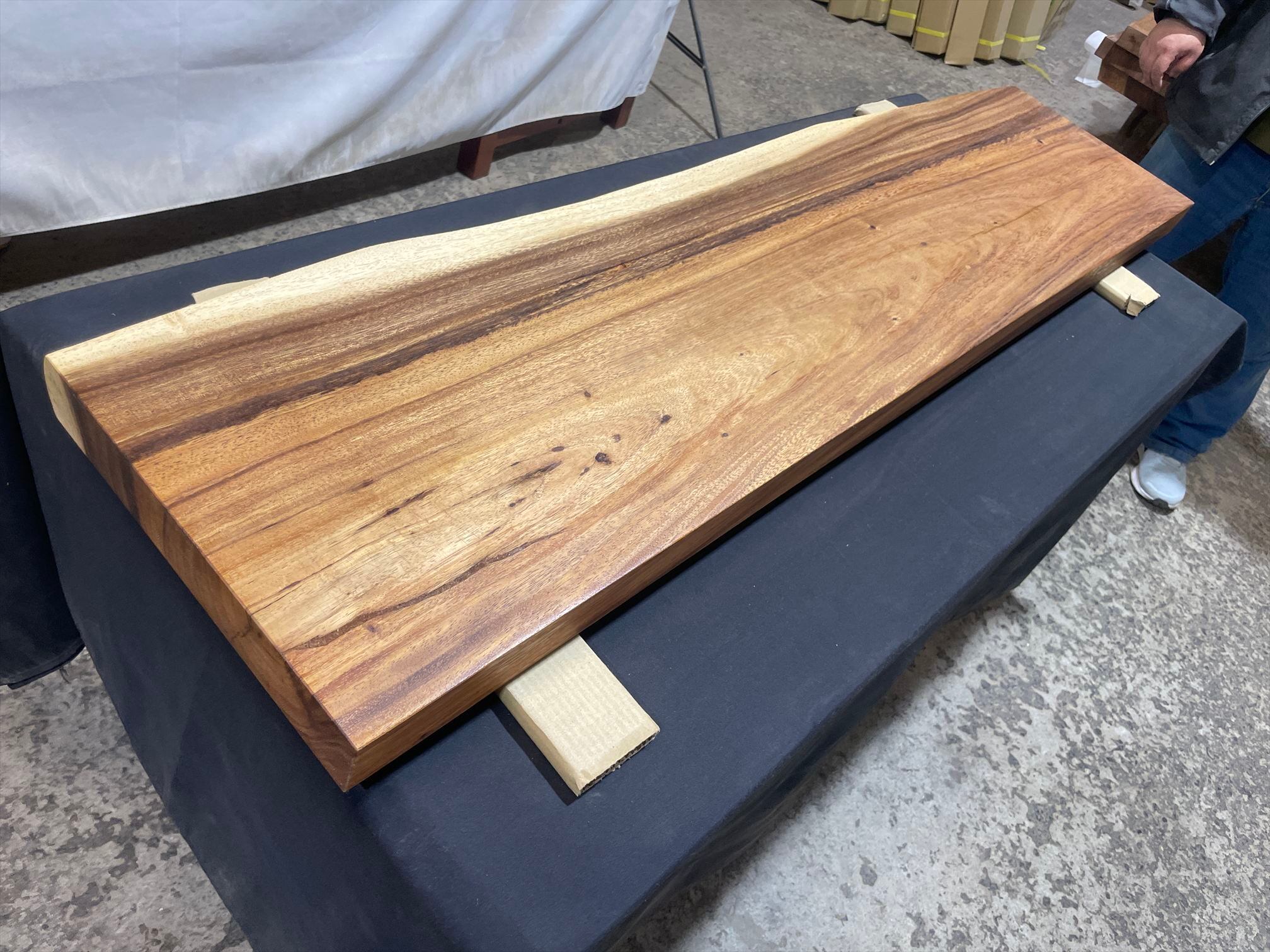 モンキーポッド4159 一枚板無垢 乾燥材 1430x320-320x50mm