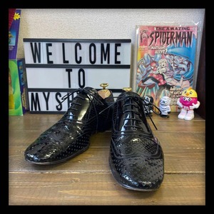 良品 LOUIS VUITTON ルイヴィトン エナメルシューズ ビジネスシューズ パテント  ブラック シューズ 足元にハイブランド 手入れが簡単！ 蒸れ難いかも！？ 夏に大活躍！