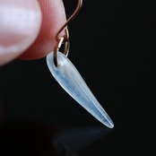 氷柱のような翡翠 一つ一つ表情が異なるピアス！ K10YG A貨翡翠 jd_mm1109_C