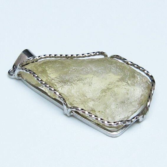 リビアングラス ペンダント 一点物 おまかせ便 112-13928