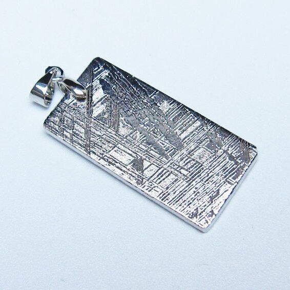 ギベオン ペンダント 隕石 メテオライト 一点物 おまかせ便 112-13469