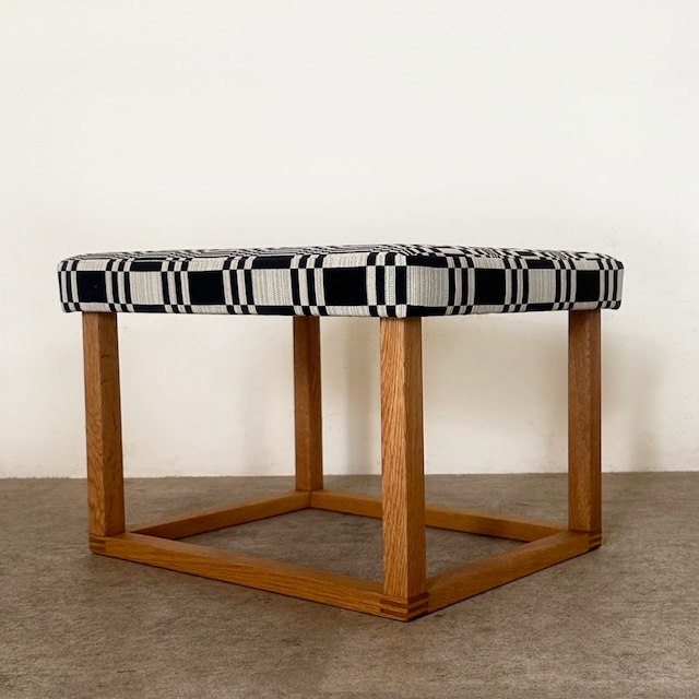 Foot stool with Johanna Gullichsen Doris / CH116