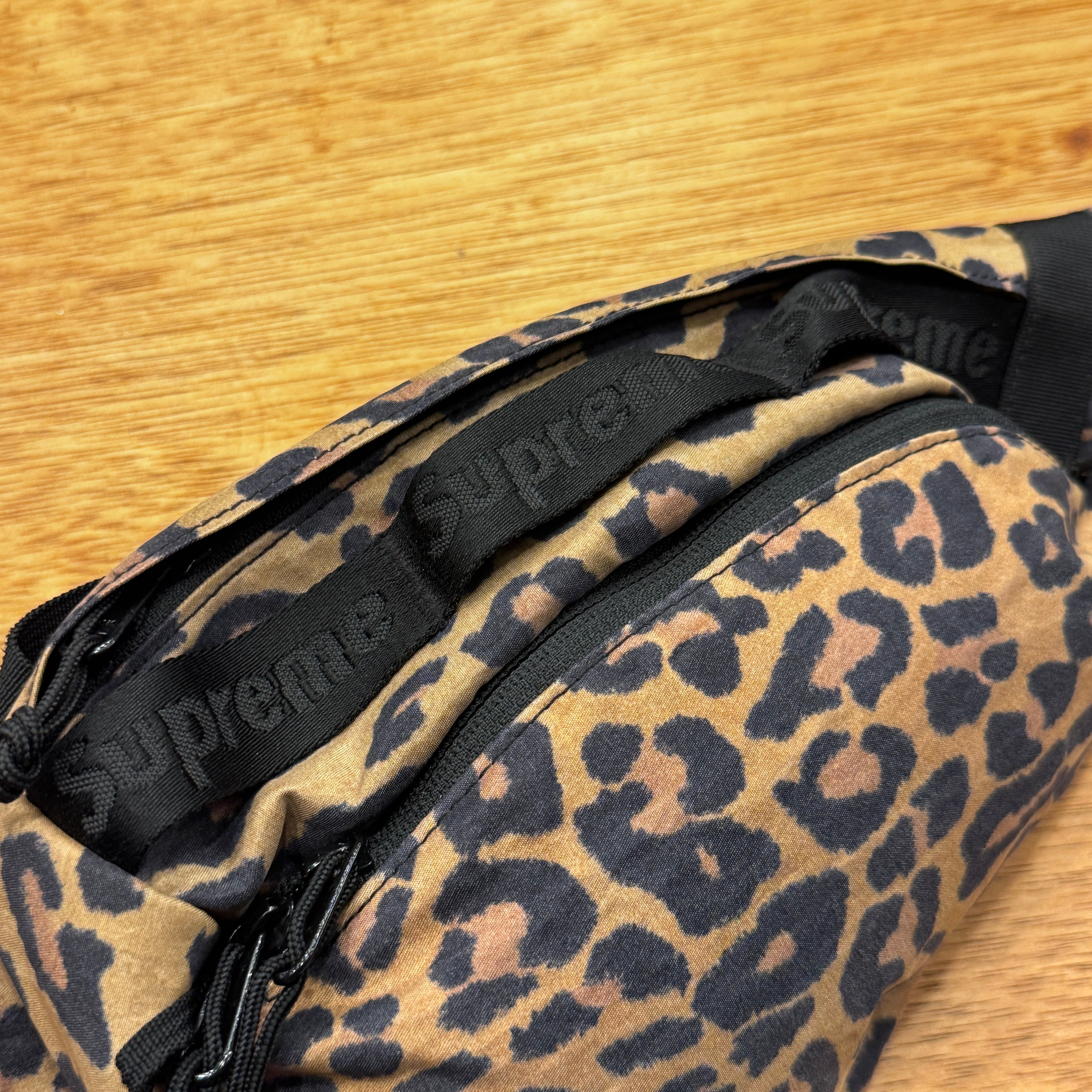 バッグ Supreme Waist Bag Leopard (20FW) Supreme-Waist-Bag-FW20-Leopard