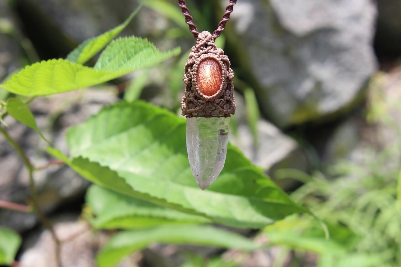 Himalayan crystal Sunstone micromacrame pendant
