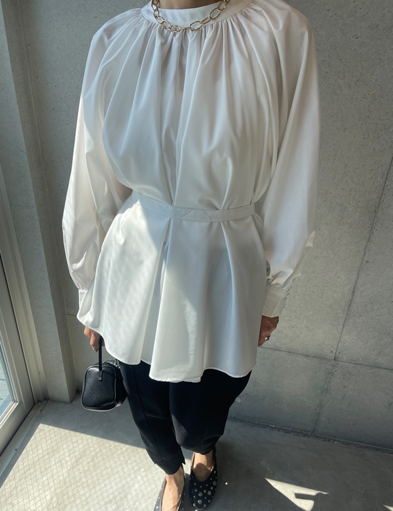 【25aw】Neck-line Shirring Blouse_2colors