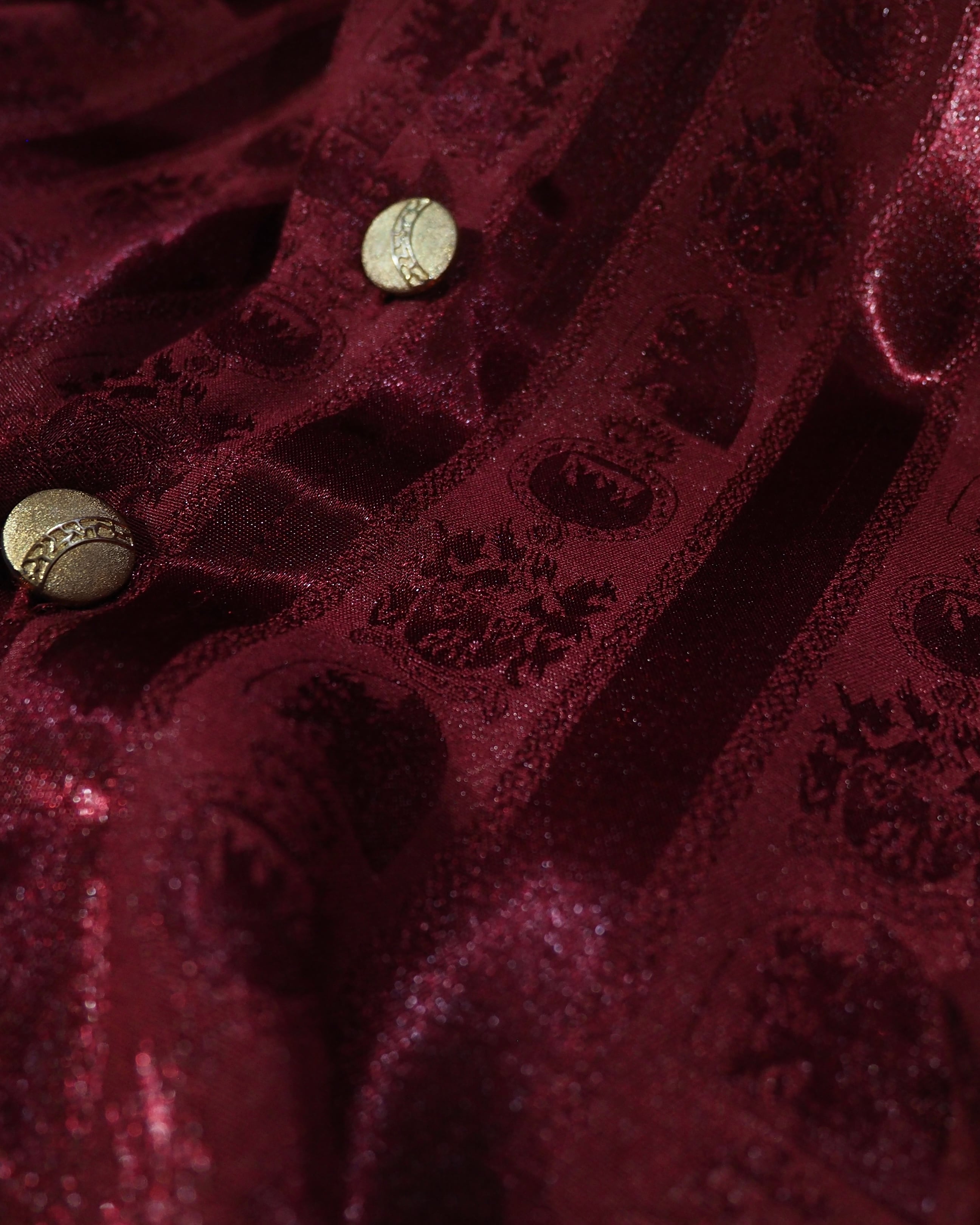 1990s Beautiful Dark Bordeaux × Gold Button Vintage Over silhouette No collar shirt