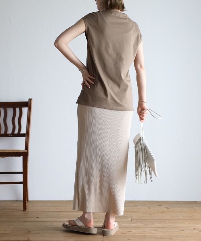 プリーツタイトスカート