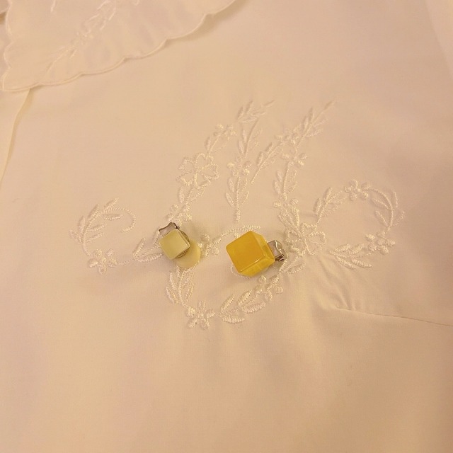 orange clear cube earring