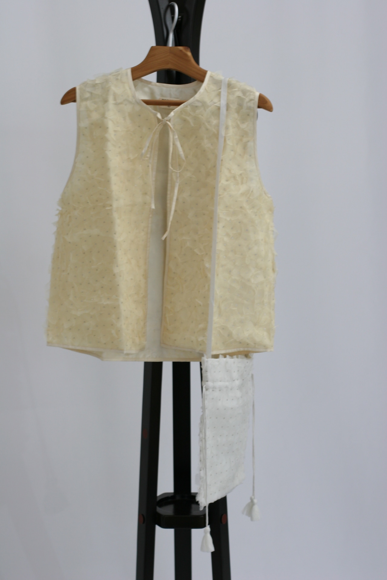 【BUNON】 Hydrangea Gilet / Ecru