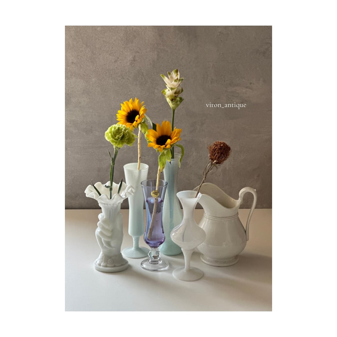 フランスヴィンテージ オパリンガラスの花瓶 白系 ホワイト 葡萄 装飾