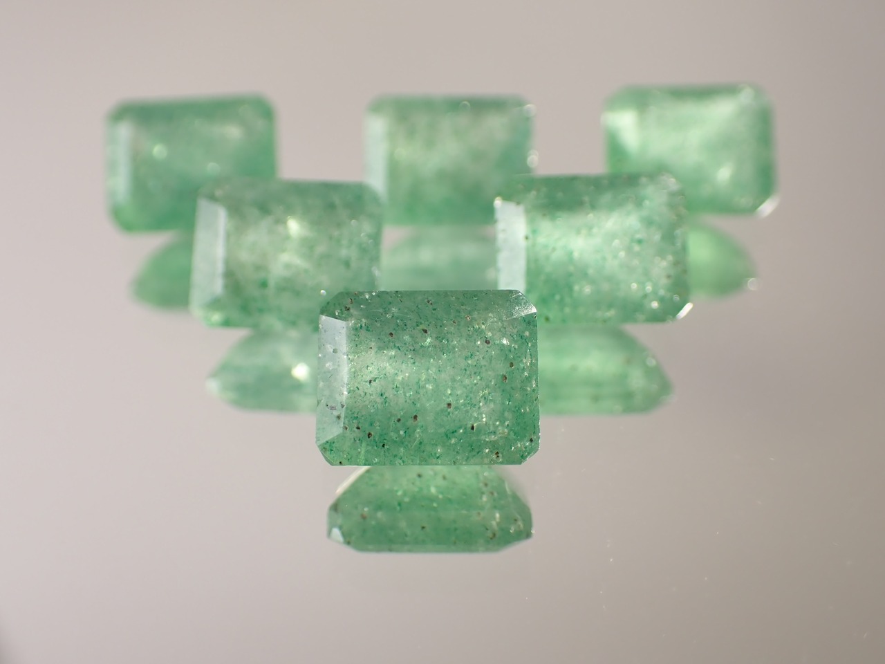 グリーンストロベリークォーツ（アベンチュリン）　約1.1ct　[C13‐751]