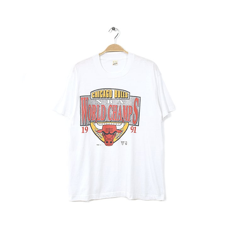 90S USA製 ヴィンテージ NBA シカゴブルズ ロゴプリント Tシャツ メンズL シングルステッチ バスケットボール 古着 @BB0574
