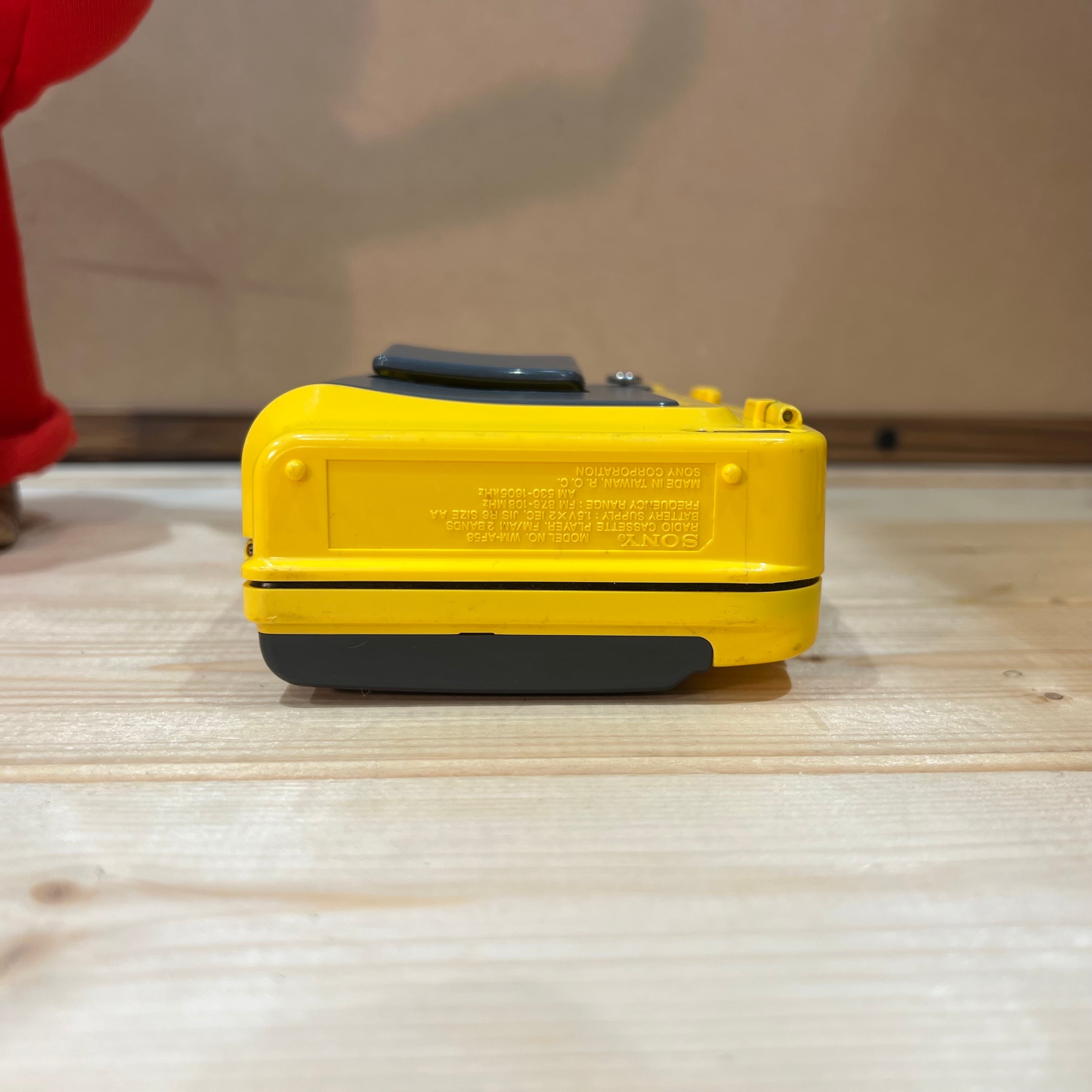 メンテ済可動品]ソニースポーツ カセットウォークマンsony sports WM