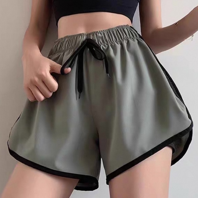 【送料無料】 ボトム パンツ 2色 ショート Aライン フレア 薄手生地 紐 可愛い 大人可愛い きれいめ シンプル カジュアル シック コンサバ 華やか 大人 上品 おしゃれ お洒落 こなれ感 高見え ヘルシー スポーティ 無地 夏 レディース 女性用 ママ 20代 30代 40代 運動 ヨガ 部活 トレーニング ジム ジョギング ランニング フィットネス スポーツ ファッション コーデ スタイル 楽ちん 体型カバー 垢抜け 美脚 脚長 定番 着痩せ ブラック カーキ 大人カラー