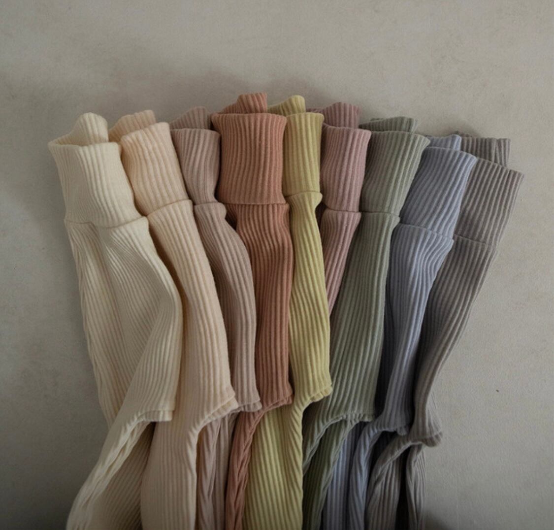 【即納】peekaboo macaron leggings