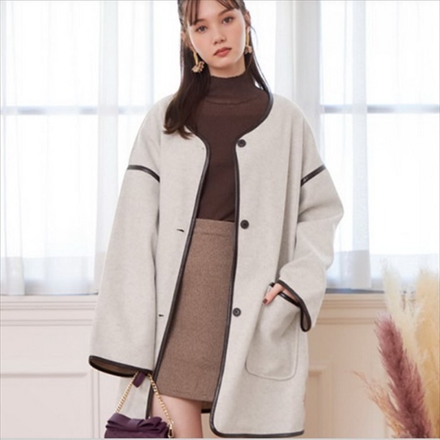 【送料無料】 アウター ロングコート コート 羽織り ノーカラーコート ロング ロング丈 袖あり 長袖 ラウンドネック フレア Aライン 無地 ボタン かわいい 大人可愛い 綺麗 シンプル カジュアル 大人 おしゃれ お洒落 大人女子 こなれ感 コンサバ 定番アイテム 体型カバー 秋 冬 30代 40代 レディース 女性用 ママ ママ服 OL 通勤 デート お出かけ 女子会 お茶会 授業参観 休日 アウトドア 着回し 普段使い 韓国 韓国系 ファッション あったか 暖かい 着痩せ オーバーシルエット