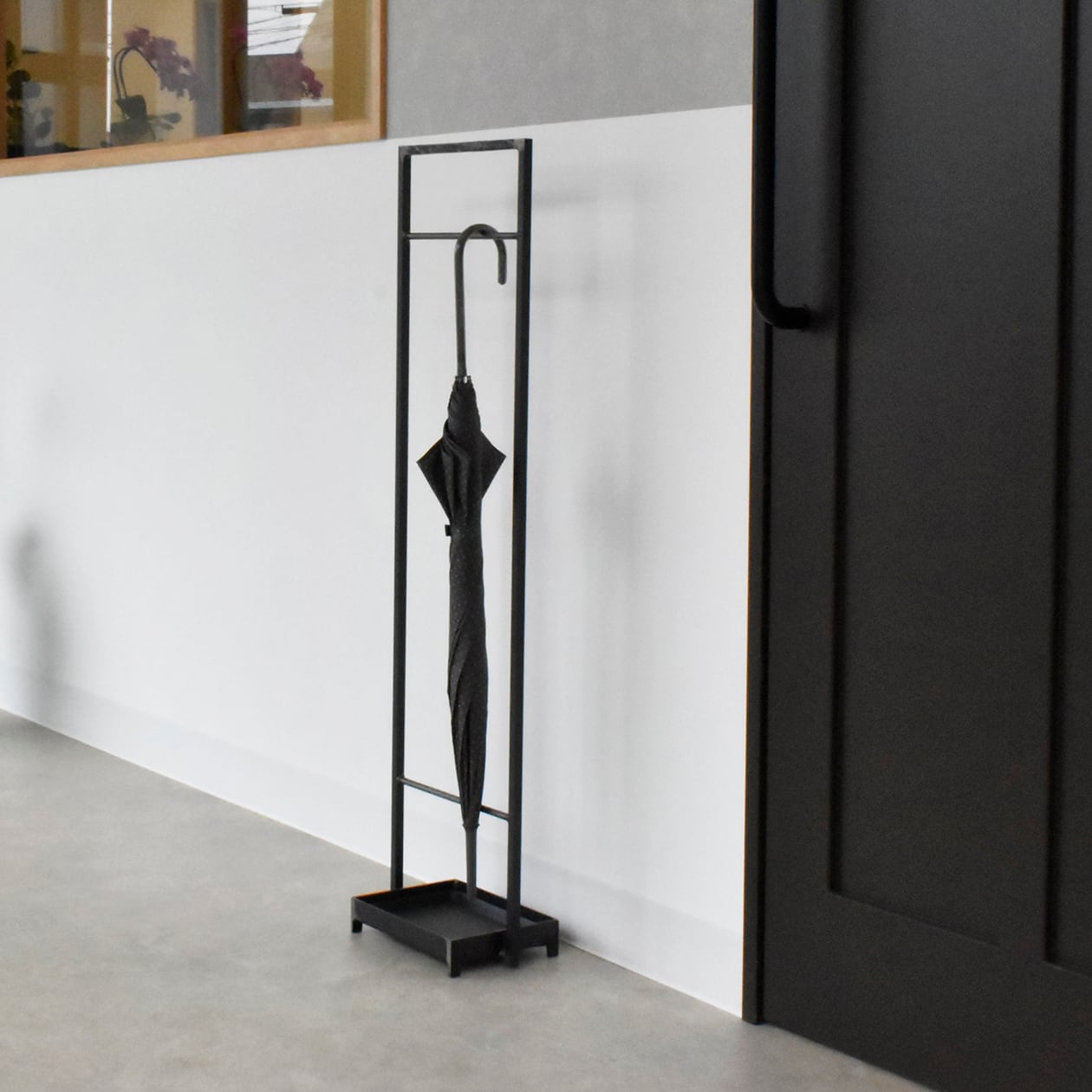 職人の手仕事が感じられるシンプルな傘立て クロテツ 傘立て【FKU1401