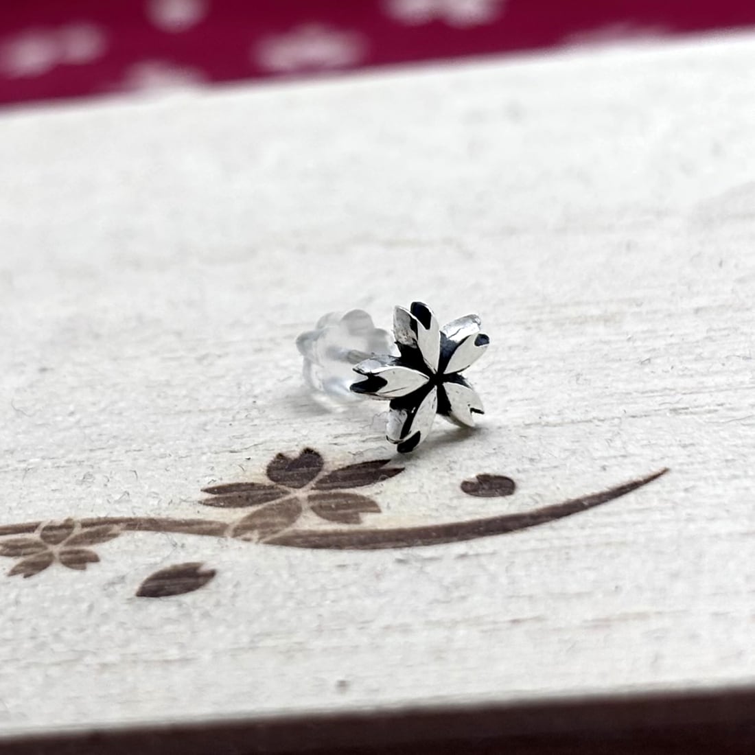 CHROME HEARTSシルバー 花模様 ピアス(片耳用) 楽天市場】【ギフト品質】クロムハーツ 片耳 ピアス CHプラス クロス