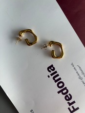 モードラインピアス