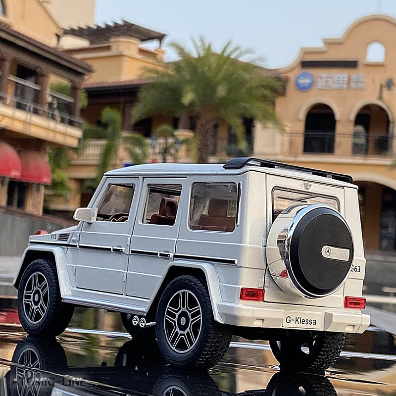 メルセデス ベンツ G63 AMG 1/24 ミニカー 全4色 ライト点灯 エンジン