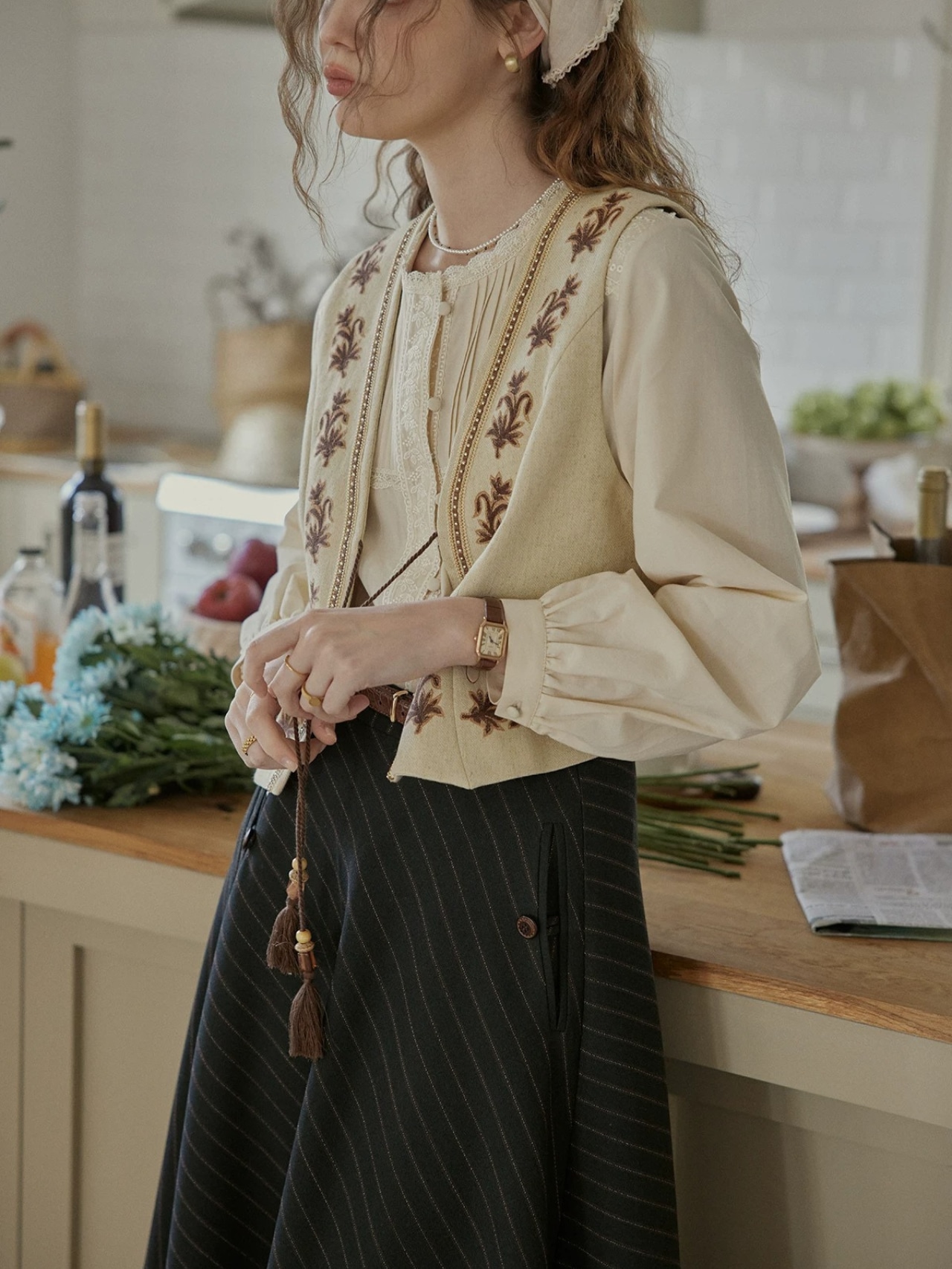 Folklorique Bistre Embroidery Vest F0790