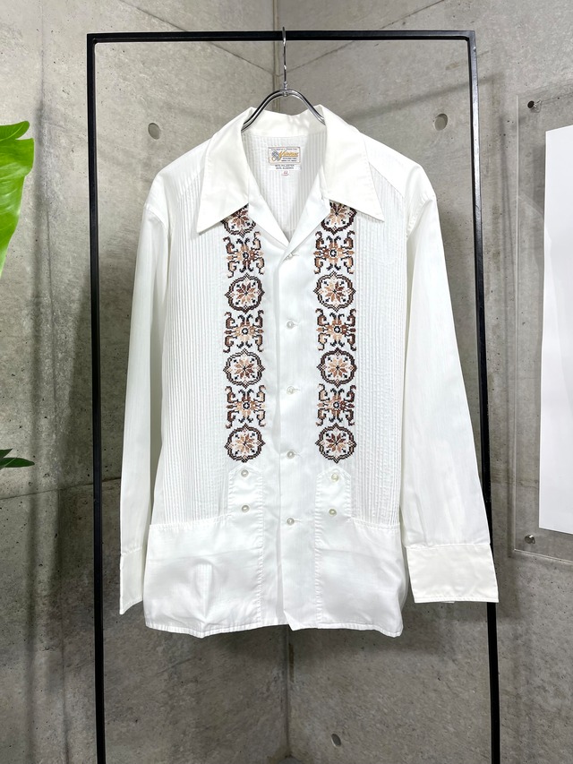 70s open collar embroidery shirt