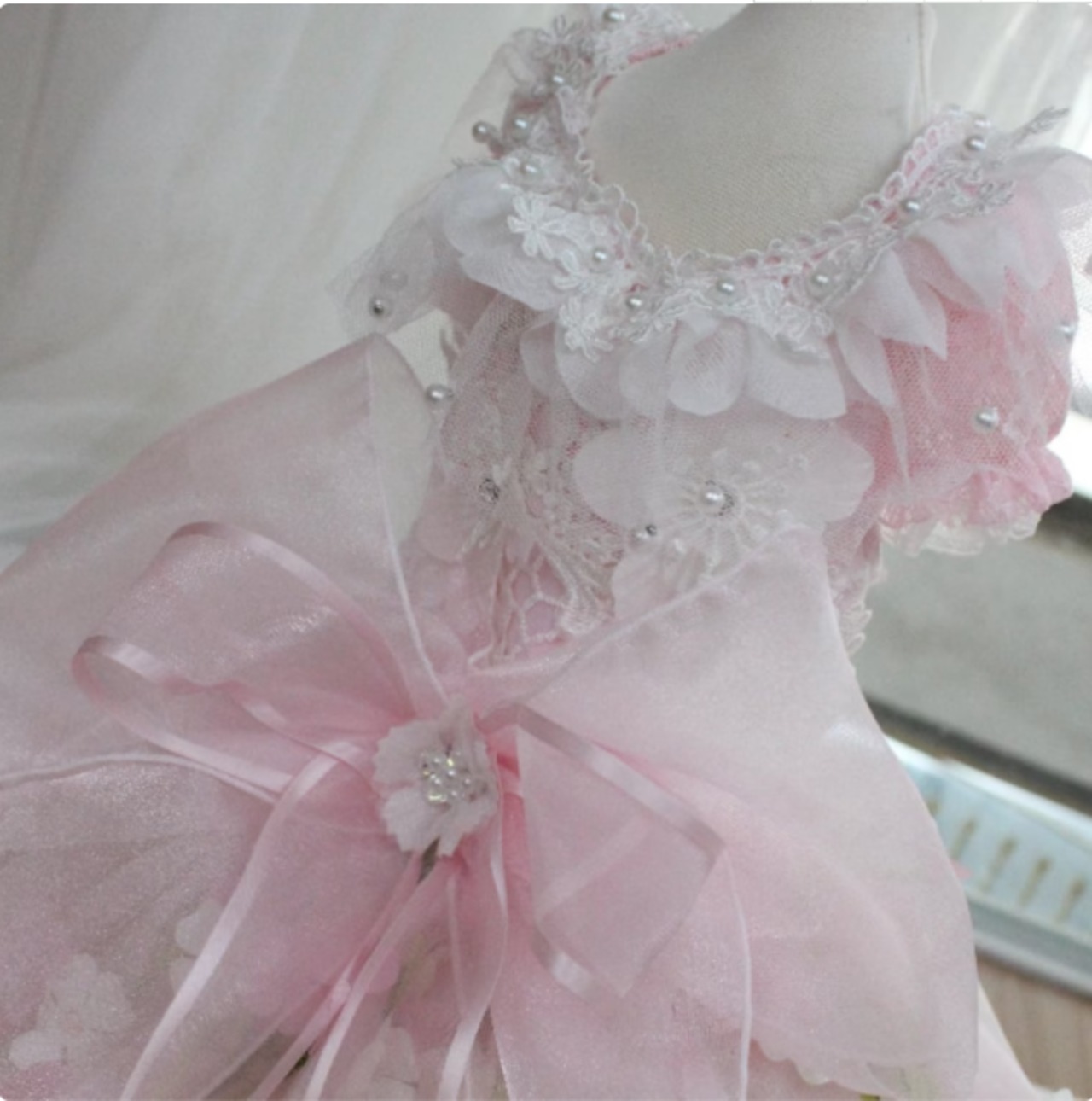 可愛い カラードレス ピンク 上質オーガンジー 3D立体レース刺繍  