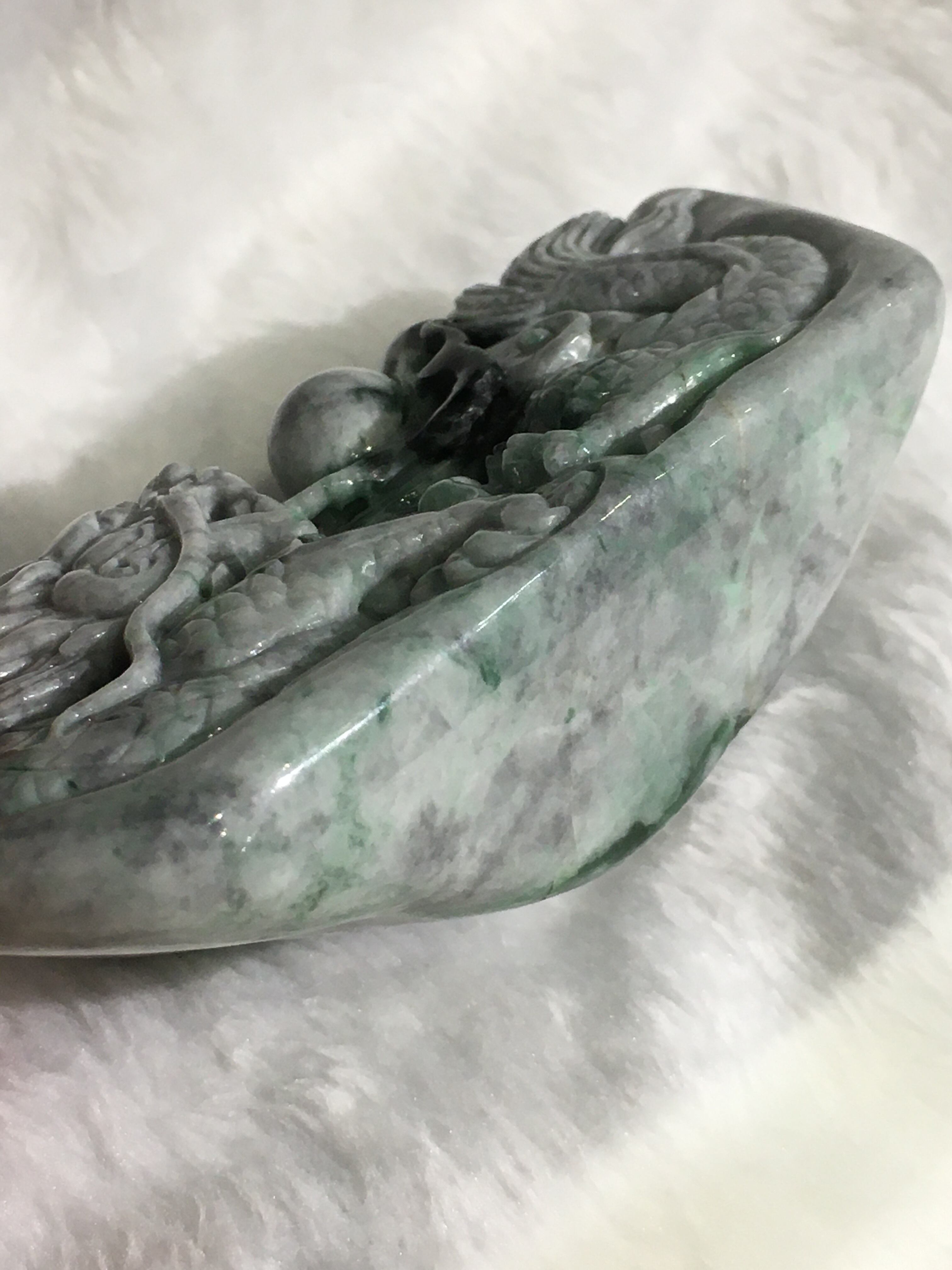 糸魚川翡翠 龍の置物 100×44×36mm +台座付 | ケンズクリスタル 糸魚川翡翠 龍の置物 100×44×36mm +台座付 | ケンズクリスタル