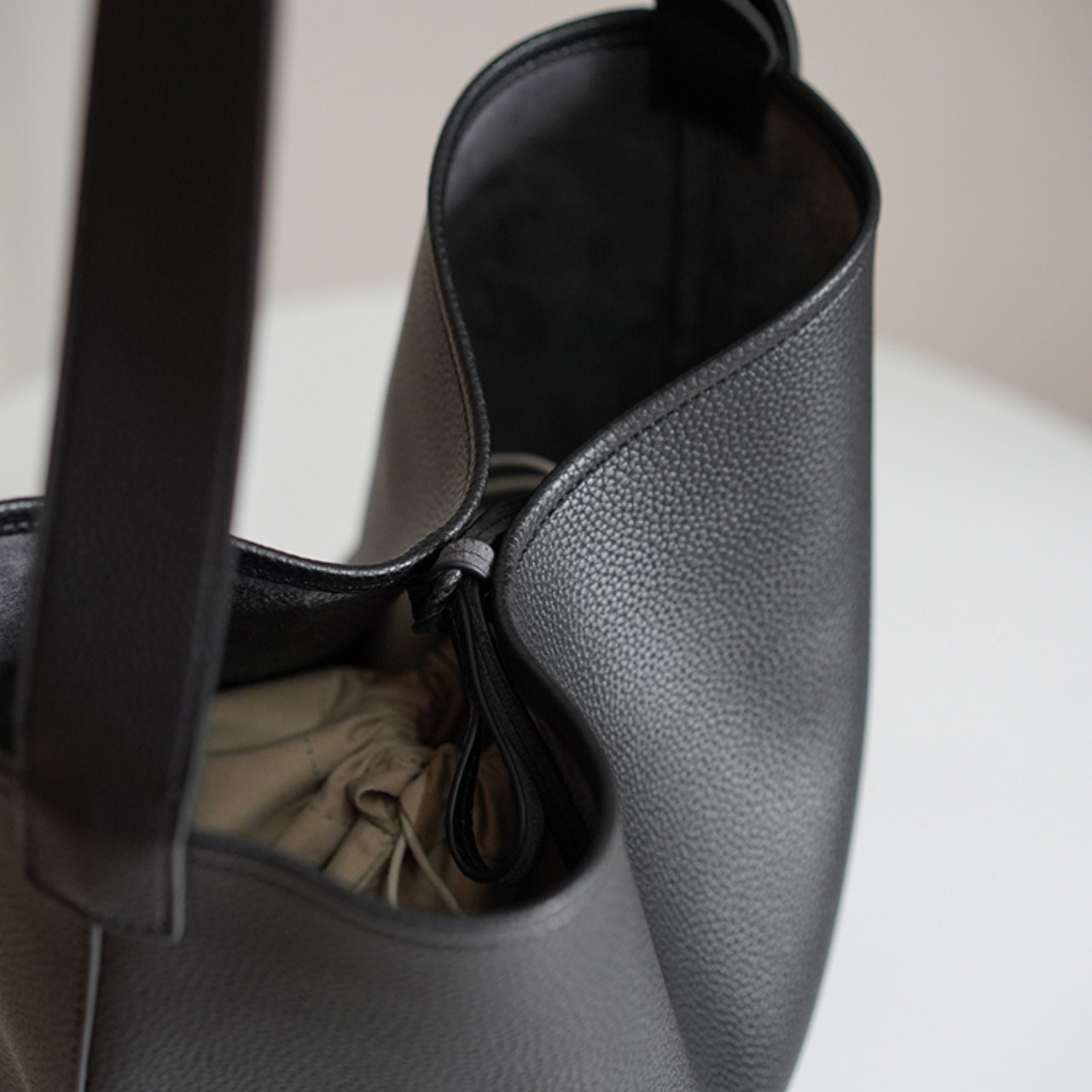 Minimal Tote Bag T3702