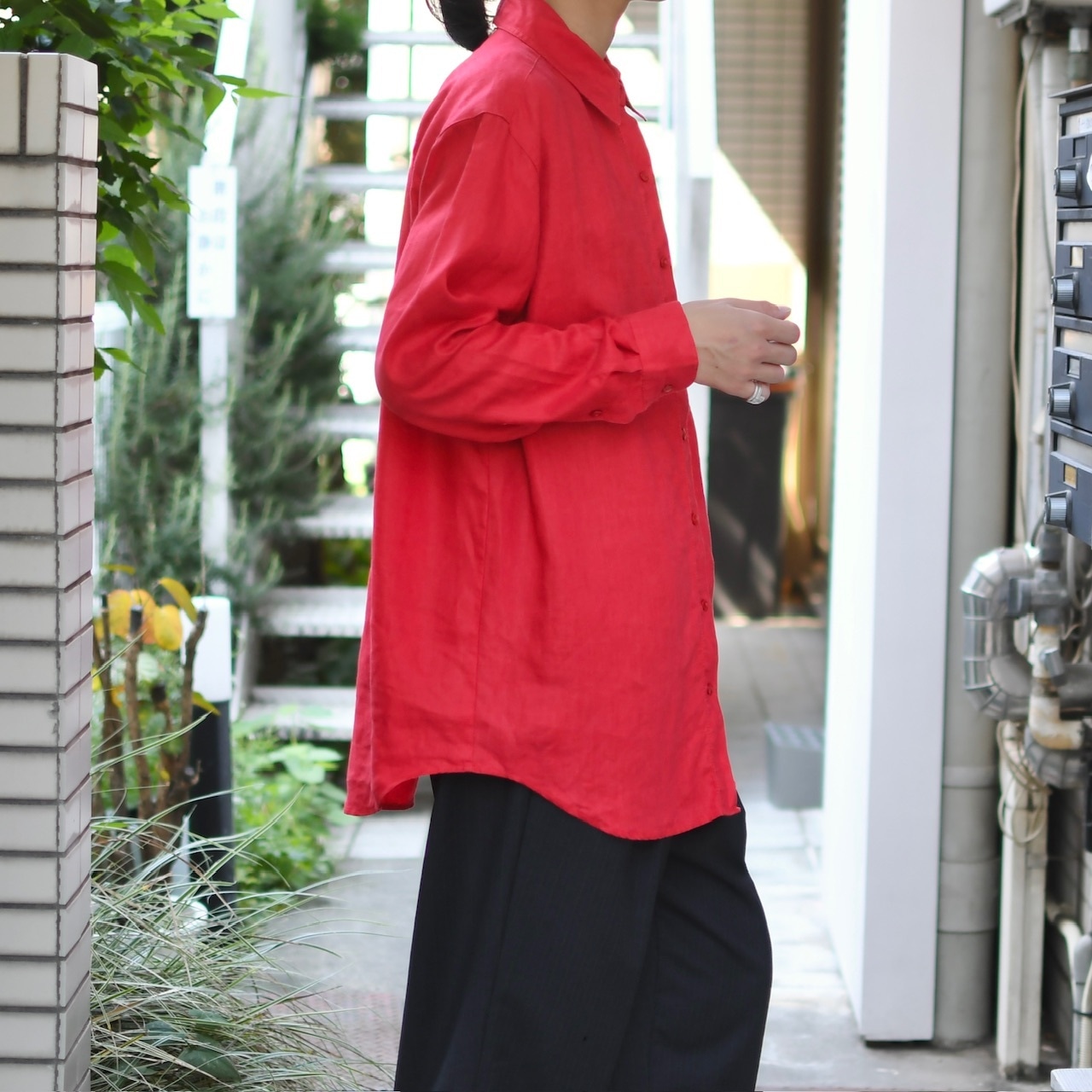 hole design linen shirt red