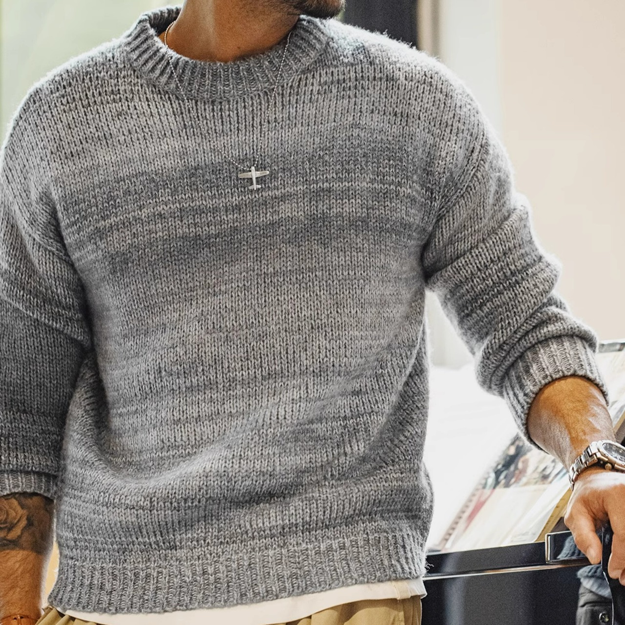 Round Neck Gradient Stripe Sweater / ラウンド ネック グラデーション ストライプ セーター