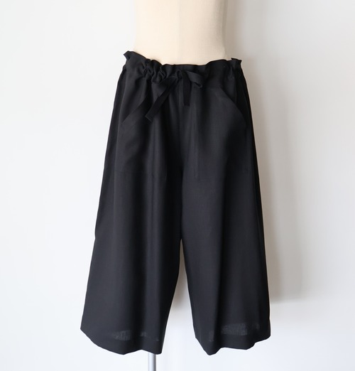 POSTELEGANT  “ Linen Wide Shorts ( Black )”