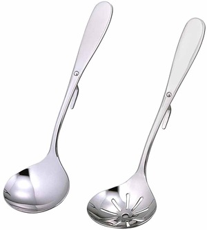 【人気】下村企販 おたま 2本 セット 鍋用 【日本製】 食洗機対応 盛り付けにぴったり フック付き 穴あき 具だけすくえる 全長19.5cm 卓上 食卓 惣菜 小分け お玉 ステンレス 燕三条 19461
